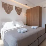 Villa New Brand Villas: Beachside Retreat With And Heated Pool