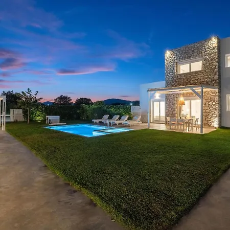Ossiano Pool Villas,heating Pool, 2 Min Drive To & 10 Min To Lindos Villa