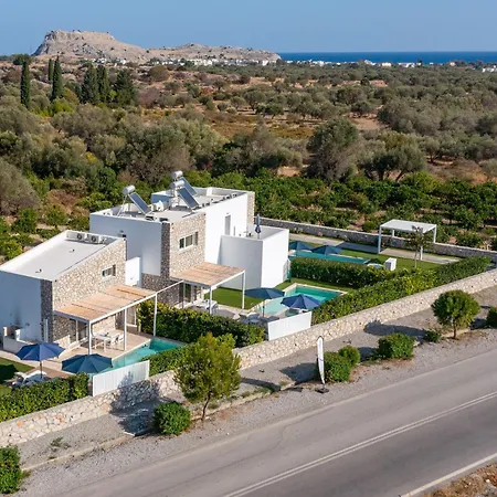 New Brand Villas: Beachside Retreat With And Heated Pool Haraki